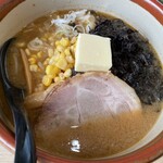 みそ膳 - 料理写真:味噌ラーメン(バター、コーン、海苔トッピング)