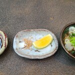 日本料理 TOBIUME - 薬味:匹見山葵(島根県匹見町産)、自家製土佐醤油、青かぼす(福岡県若松産) 、藻塩(新潟県産、玉藻使用)、ポン酢(茗荷&薄切り玉葱&ブロッコリースプラウト&大葉) 