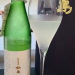 日本料理 TOBIUME - お酒①鍋島 純米大吟醸 活性にごり生酒(佐賀)
      《草庵鍋島限定販売》
      米品種:非公開、精米歩合:45%