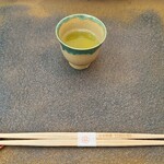 日本料理 TOBIUME - ❶始まりの一服　"秋の口切り"
      ①秋の口切り新茶(福岡県八女産、星野製茶園)
      －30℃で約5ヶ月保管した新茶(4月~5月に摘んだもの) 