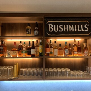 ウイスキーに合う一品料理もご提供◆気軽にバー利用も大歓迎