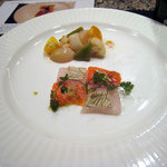 コルザ - ノネウェーサーモンのマリネ、ディールソース　勘八の昆布〆