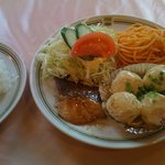 レストラン タカセ - タカセランチ(ブリ生姜焼と鶏肉だんご)