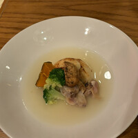 Le Comptoir de シャンパン食堂 - 白身魚のクネル　松茸と蛤のスープ
