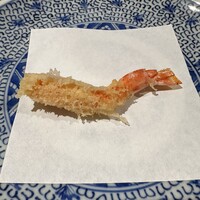 天ぷら浅沼 - 海老、まずは塩で。