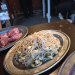 ホルモン青木 - もやしナムル