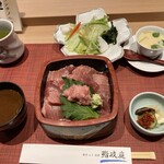 鮨政庭 - 中とろ丼ランチ　1800円、サラダ•茶碗蒸しセット300円