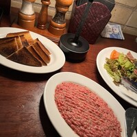 カルネジーオ イースト - 