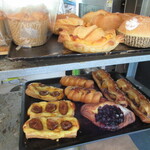 壱弐参 CAFE - 壱弐参さんのパンは、ドイツやフランスで食べたタイプのパンに近い印象があります