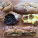 壱弐参 CAFE - 今回買ったパンと、サービスのシフォン