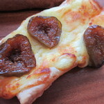 壱弐参 CAFE - Wチーズのいちじくパイ230円