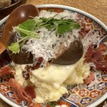 肉汁餃子と煮込みの酒場。しんちゃん - 