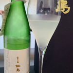 日本料理 TOBIUME - 鍋島 純米大吟醸 活性にごり生酒（佐賀）
      《草庵鍋島限定販売》
      米品種：非公開、精米歩合：45%