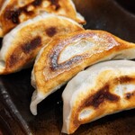 中華居酒屋料理 餃子屋 - 焼き餃子