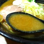 ラーメン人生JET600 - スープは濃厚で美味い♪