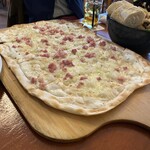 Standige Vertreting - フラムクーヘンうまいうまい