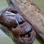 パンの店　ブラン - ライ麦パンフルーツ入り、ミニバゲット