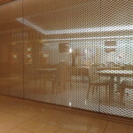 天一 - 廊下から中を