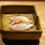 とり茶太郎 - ホロホロ鳥、比内地鶏　むね肉タタキ