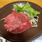 月光温泉 クアハイム - お膳上側‥右が 和牛鍋 