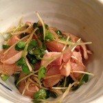 ゑちぜん屋 - とりわさ:鮮度の良いささ身がとカイワレが綺麗に和えてあります