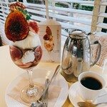 フルーツピークス - 2種の無花果パフェとセットのコーヒー