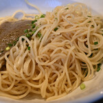 弘明寺丿貫 - 麺の下には油ダレ