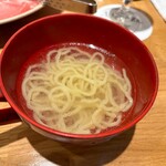 しゃぶせん - ※　「中華麺」は、1杯目は塩と胡椒のみで塩味のスープを楽しみ、2杯目はお醤油ダレを薄めていただいた。