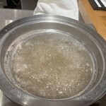 しゃぶせん - ※　「中華麺」は、1杯目は塩と胡椒のみで塩味のスープを楽しみ、2杯目はお醤油ダレを薄めていただいた。