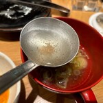 しゃぶせん - ※　「中華麺」は、1杯目は塩と胡椒のみで塩味のスープを楽しみ、2杯目はお醤油ダレを薄めていただいた。