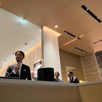 ベージュ アラン・デュカス 東京 - 