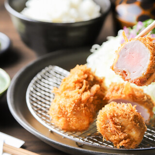 職人技が光る「ヒレかつ定食」や、季節限定メニューも必見！