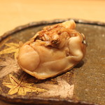 三谷 - 煮蛤（内臓は焼いてあります）　小布施ワイナリー Sogga Pere et Fils Numero Six(６号酵母） 2013 美山錦　(2014/04)