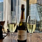 Ironbark Grill & Bar - DeBORTOLIのスパークリングワインで乾杯！