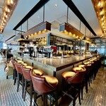 Ironbark Grill & Bar - 大理石が煌めくおしゃれなバーカウンター