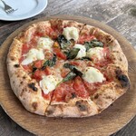 MOKICHI TRATTORIA - 茅ヶ崎産モッツァレラチーズのマルゲリータ スペシャル