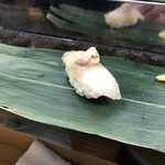 仙令鮨 - カワハギ肝乗せ