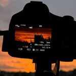 松乃家 - 今朝は花室のホテルの左の裾から日が出た。冬至まで2ヶ月。秋の日の出鑑賞シーズンも終わりが近い。