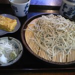 桜庵 - 十割そば。玉子焼きをサービスしてくれました。