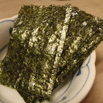 うどん屋 - サービスで頂いたビールのツマミの海苔