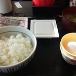 なか卯 - 目玉焼き納豆朝定食（生卵　こだわり卵へ変更） 300円