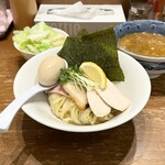 百日紅 - 特製煮干し辛つけ麺（麺半）＋キャベツ