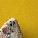 ブランジュリー パリの空の下 - 長い待ち時間に‥新米のおにぎり‥持参