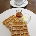 MUSEUM CAFE - プレーンワッフル・HOTコーヒー