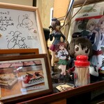 栗崎屋 - ガルパングッズ等が飾られている店内