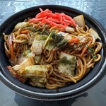 晴来軒 - 焼きそば大盛¥900＋容器代¥100