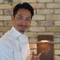 アカ - 東シェフ