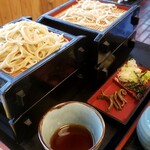 手打ちそば 小松屋 - 少ない訳ではありません。我慢できずに食べちゃった人が居ます(笑)