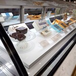 フレデリック カッセル - ショーケースの様子②