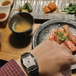 肉の青木商店 - 左腕のお伴と